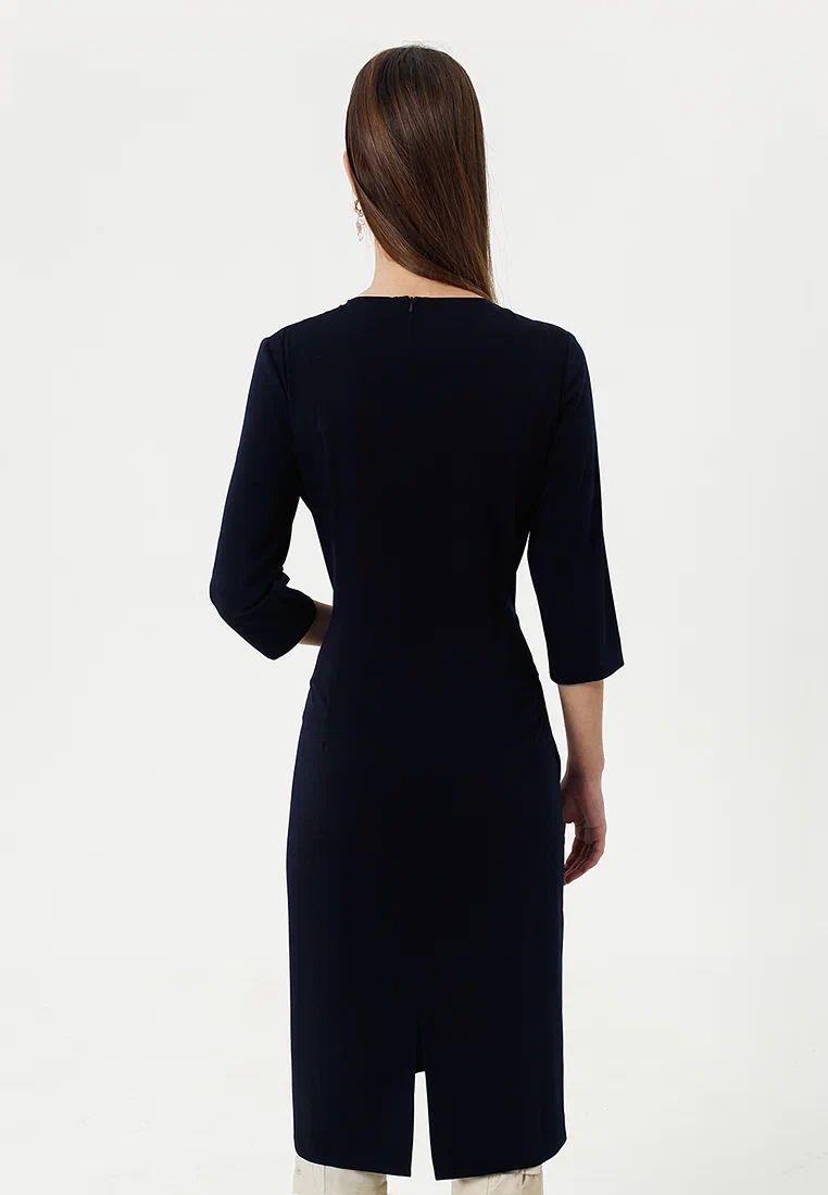 Платье темно-синее с драпировочным тканевым поясом