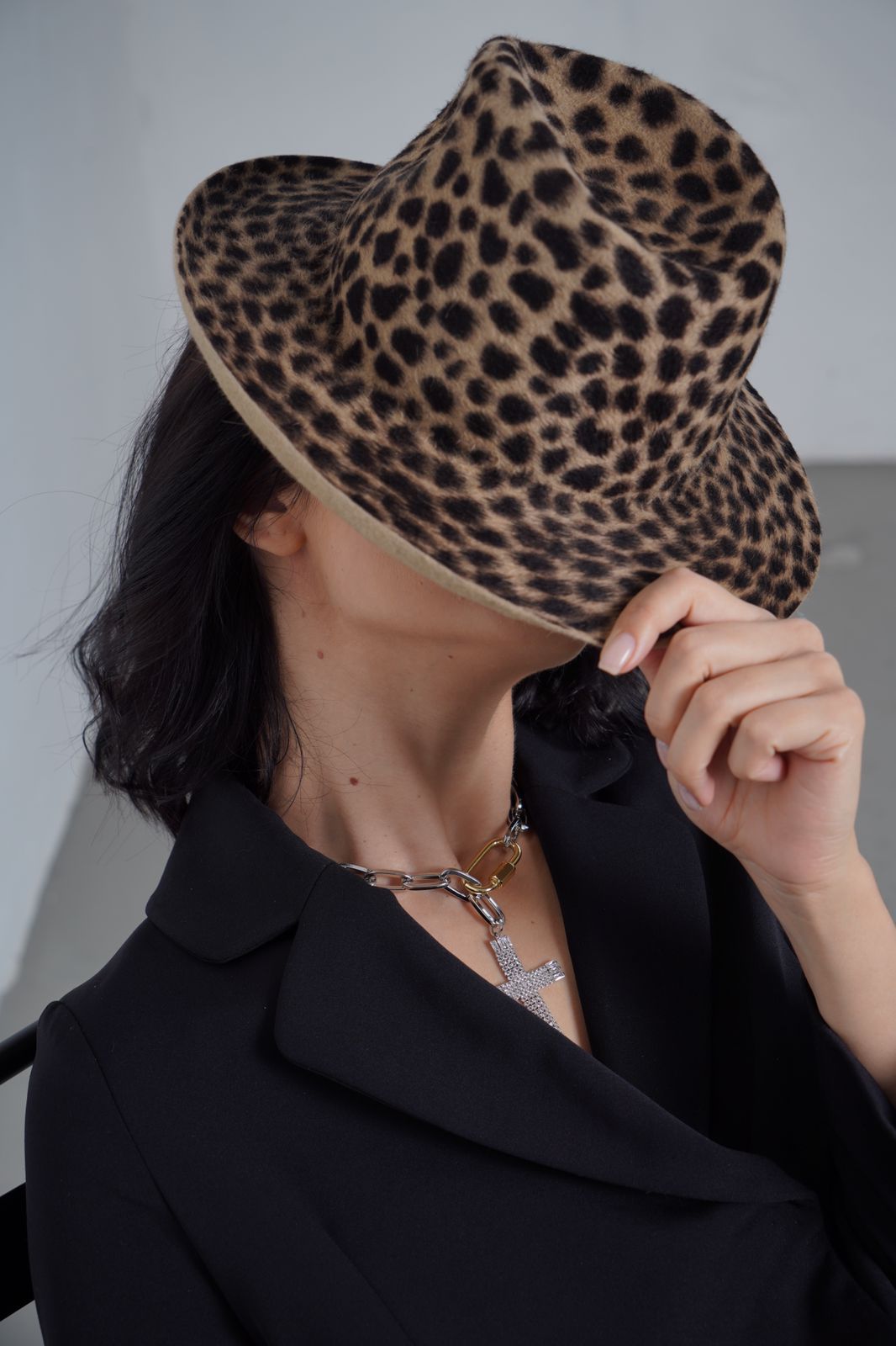 Шляпа с леопардовым принтом